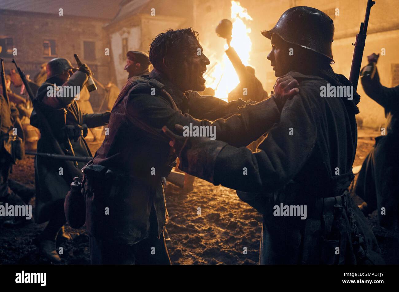 TUTTO TRANQUILLO SUL FRONTE DEL BEST WESTERN (2022) FELIX KAMMERER (R) EDWARD BERGER (DIR) COLLEZIONE NETFLIX/MOVIESTORE Foto Stock