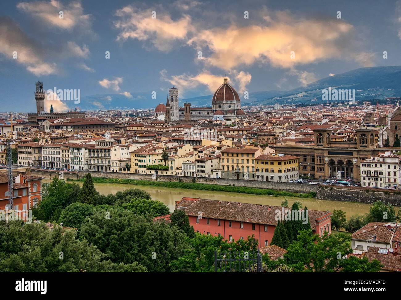 Paesaggio panoramico di Firenze, Italia, un tempo centro del commercio medievale europeo. Foto Stock