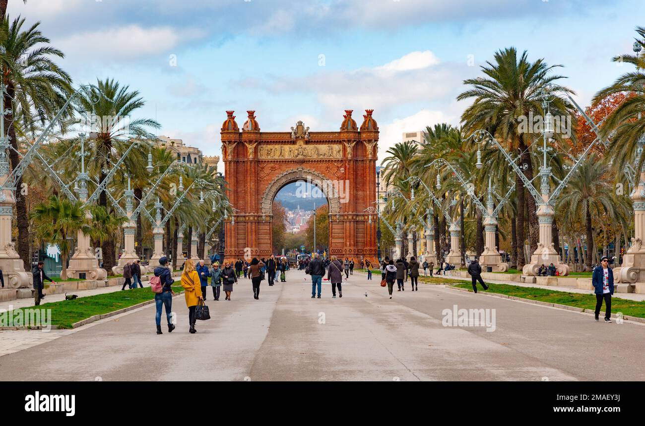 BARCELLONA, SPAGNA - 14 dicembre 2018: Arco trionfale di Barcellona in una bella giornata invernale, Catalogna, Spagna Foto Stock