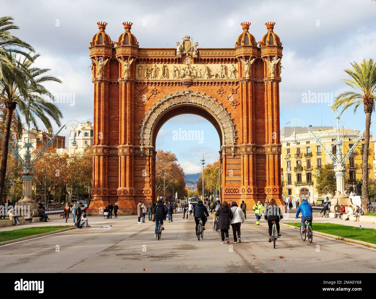 BARCELLONA, SPAGNA - 14 dicembre 2018: Arco trionfale di Barcellona in una bella giornata invernale, Catalogna, Spagna Foto Stock