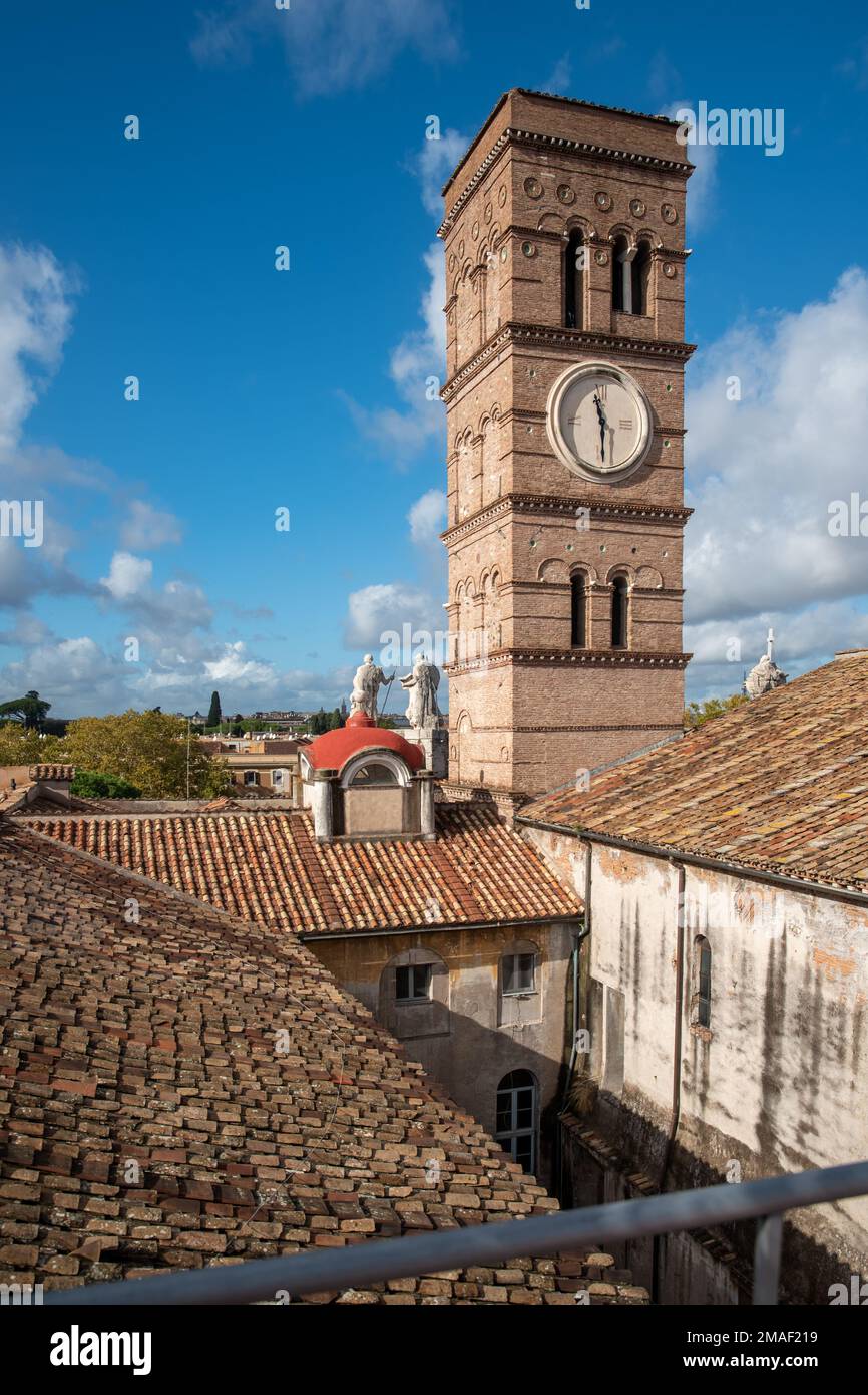 Vista dal tetto della Chiesa di Santa Croce a Roma. Foto Stock
