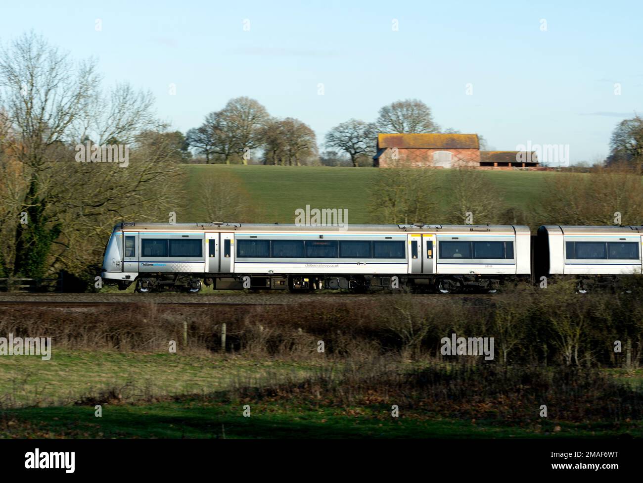 Chiltern Railways classe 168 treno diesel, Warwickshire, Regno Unito Foto Stock