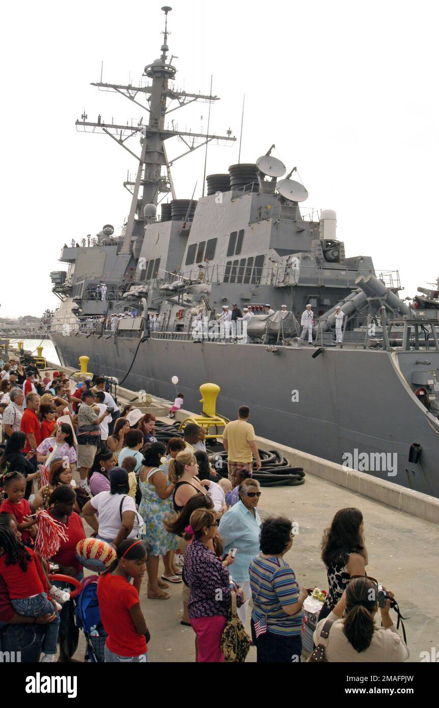 060706-N-1328S-012. Base: Naval Station, San Diego Stato: California (CA) Paese: Stati Uniti d'America (USA) Foto Stock