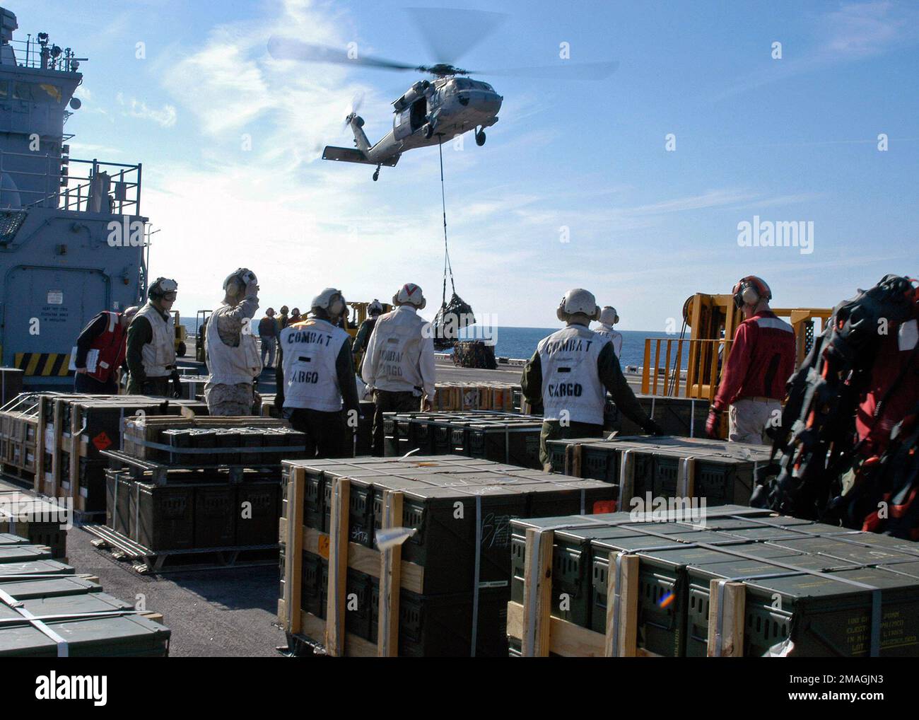 061202-N-1467R-007. Base: USS Bataan (LHD 5) Foto Stock