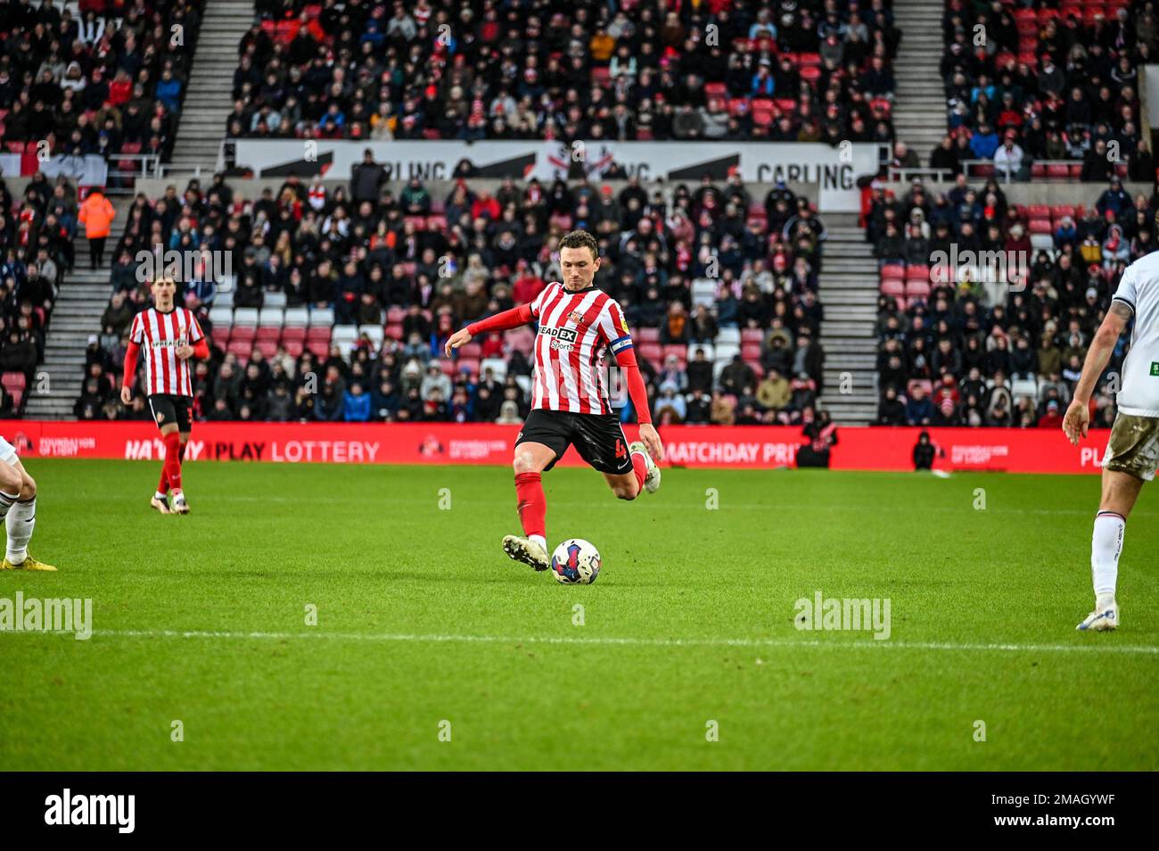 Il capitano dell'AFC Sunderland, Corry Evans, prende un colpo sul gol di Swansea City nella partita del Campionato EFL. Foto Stock