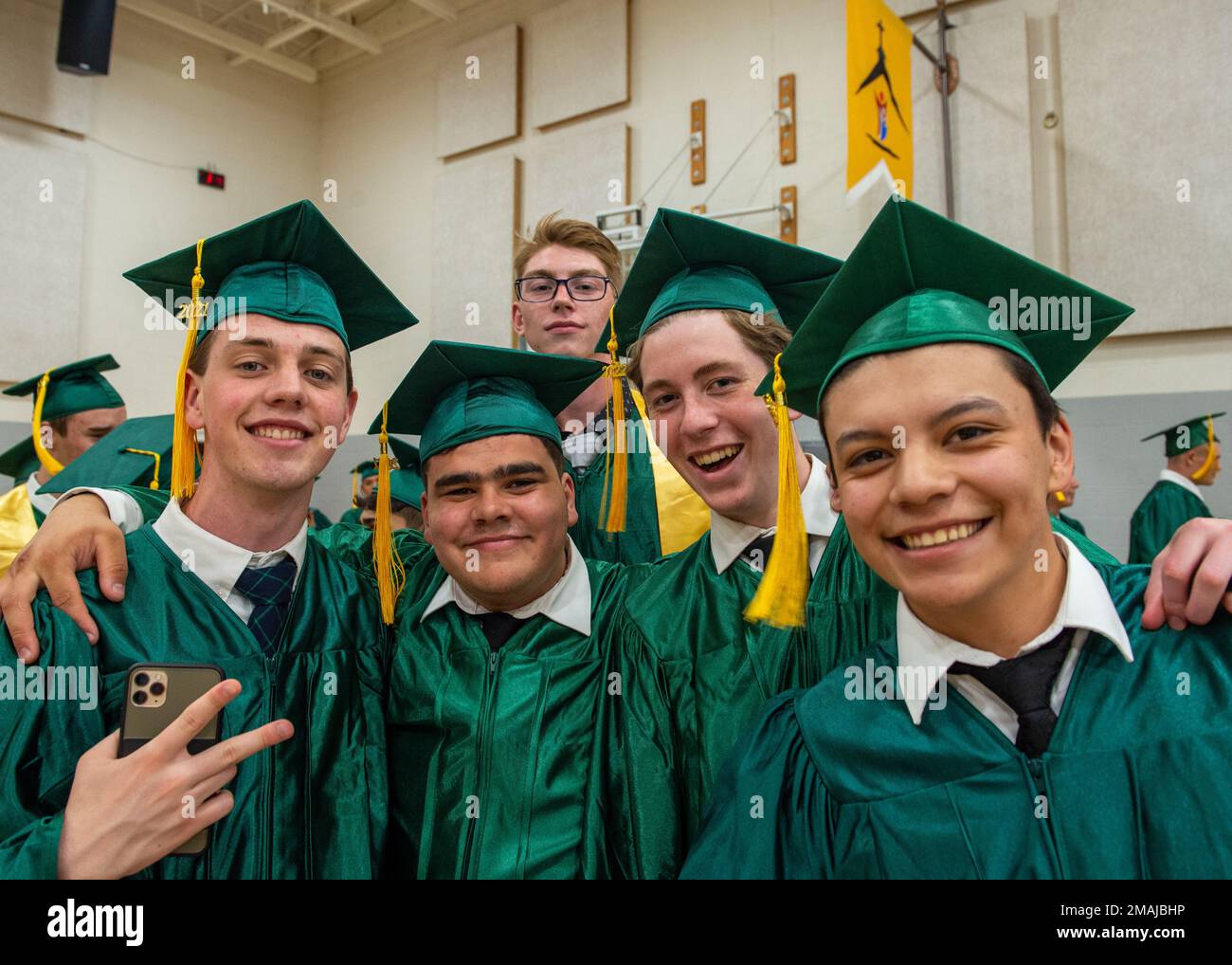 Gli studenti della Youth Challenge Academy dell'Idaho partecipano alla cerimonia di laurea del 27 maggio 2022, Boise, Idaho. 119 cadetti si sono diplomati alla classe 17th dell’Accademia, portando il numero totale di laureati IDYCA a 1.701, dall’inizio del programma nel 2014. Foto Stock
