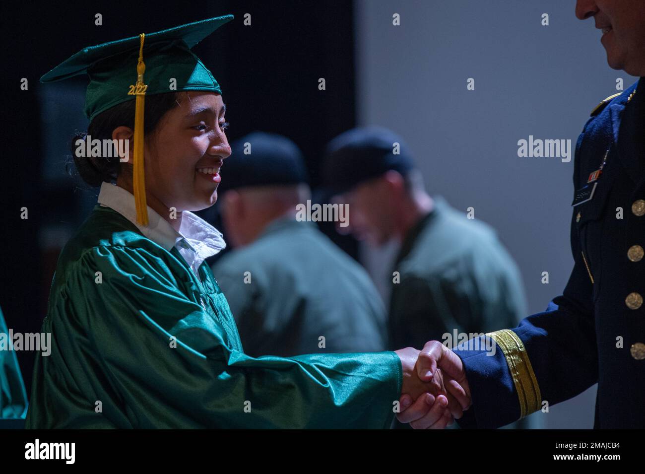 Gli studenti della Youth Challenge Academy dell'Idaho partecipano alla cerimonia di laurea del 27 maggio 2022, Boise, Idaho. 119 cadetti si sono diplomati alla classe 17th dell’Accademia, portando il numero totale di laureati IDYCA a 1.701, dall’inizio del programma nel 2014. Foto Stock