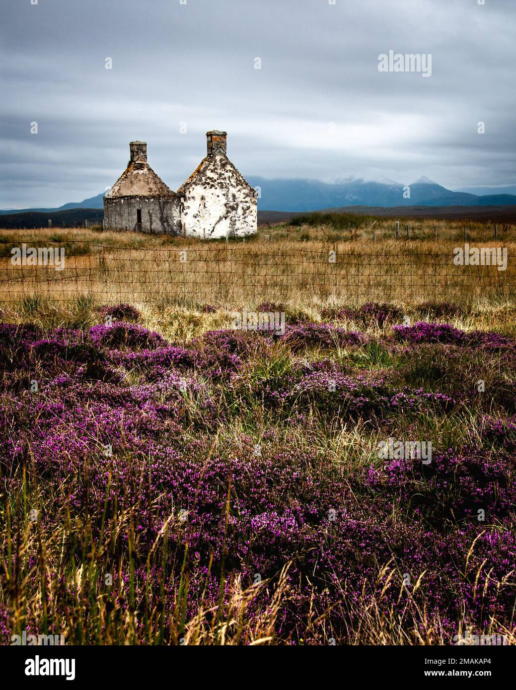 Le rovine di Moine House si trovano in una parte remota di Sutherland, nel nord della Scozia, vicino al percorso dell'iconica costa settentrionale 500. Foto Stock