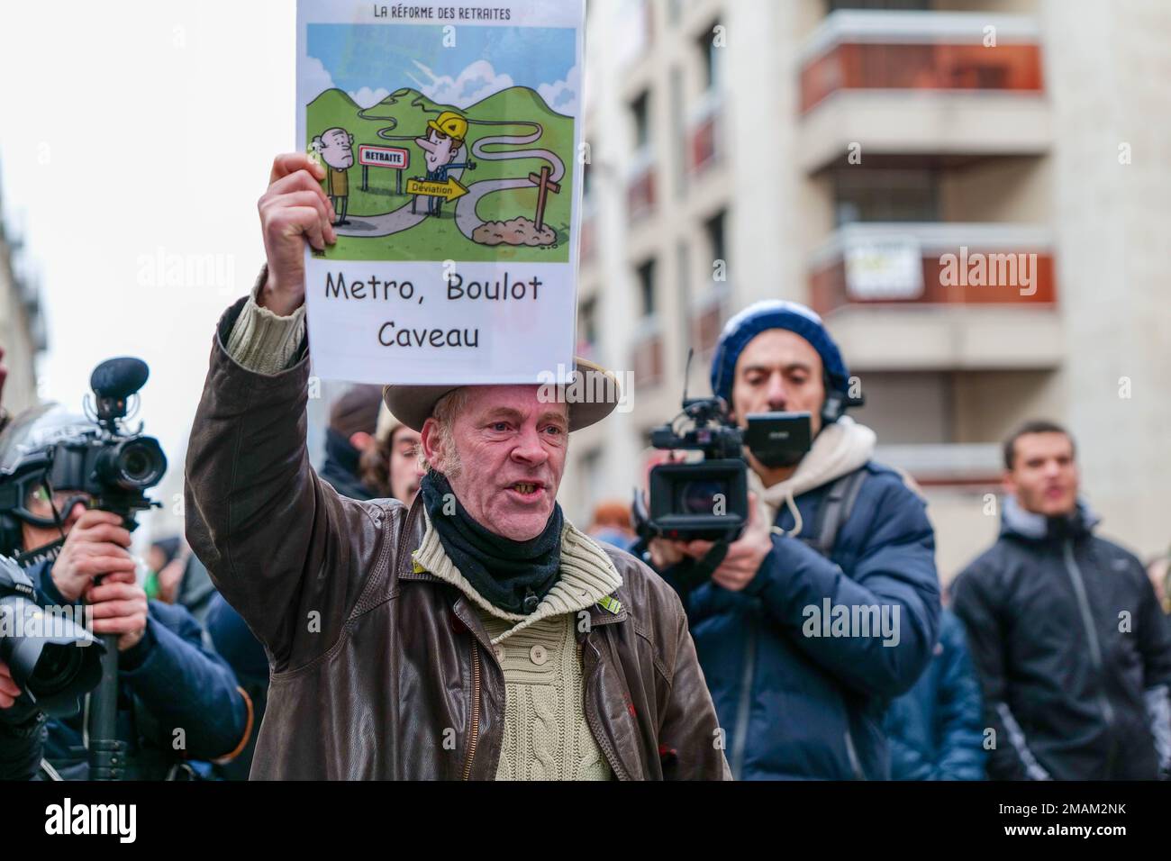 Parigi, Francia, 19/01/2023. A Parigi gli sciatori si sono dimostrati contrari alla riforma pensionistica del governo. Pierre Galan/Alamy Live News Foto Stock