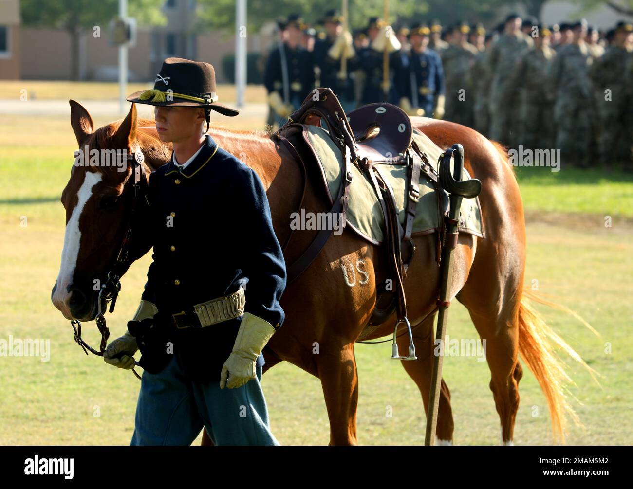 Il 3rd Brigade Combat Team, 1st Divisione Cavalleria, ospita una cerimonia di cambio di comando il 29 giugno 2022. 3rd comandante ABCT, col. Justin Y. Reese, cedettero il comando al col. John B. Guilliam. Foto Stock