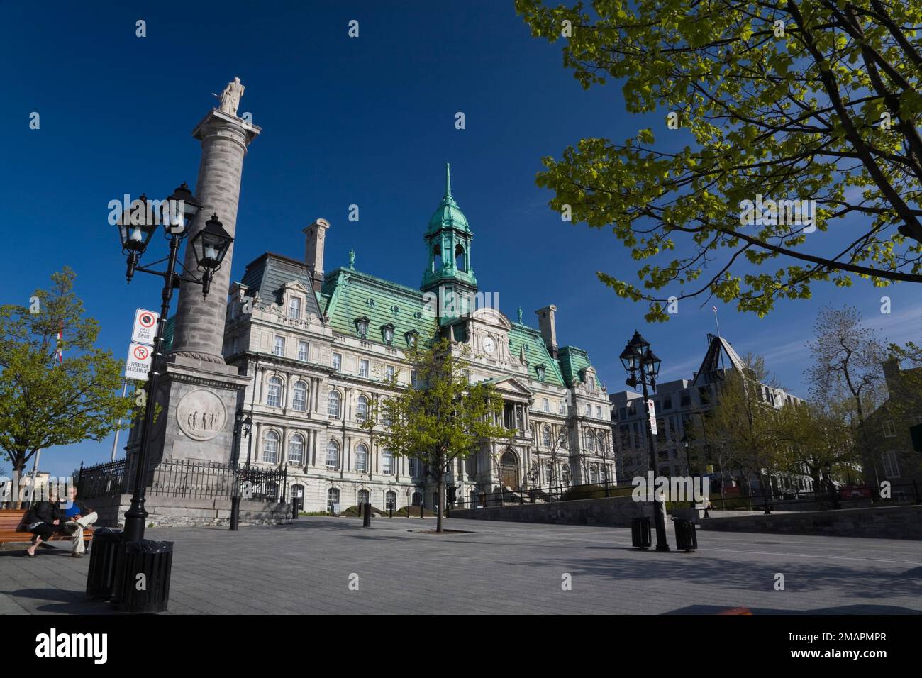 Montreal City Hall in primavera, Old Montreal, Quebec, Canada. Foto Stock