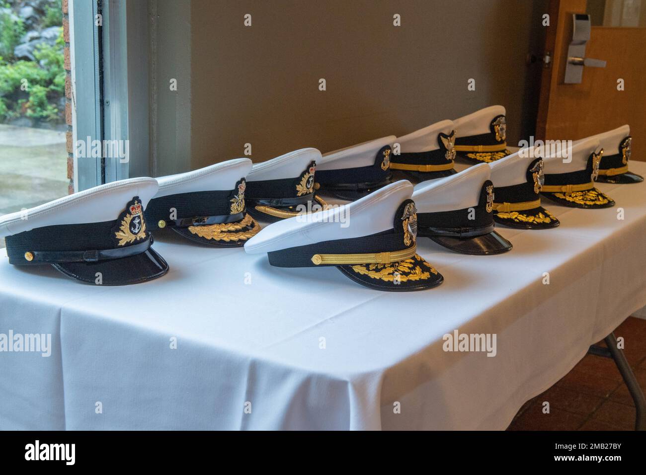 Il pranzo dei sovrintendenti della Oregon School si è tenuto nell'ambito del Portland Rose Festival e della Fleet Week 2022, giugno 9. Portland Fleet Week è una celebrazione onorata del tempo dei servizi marittimi e offre ai cittadini dell'Oregon l'opportunità di incontrare marinai, Marines e Coast Guardsmen, oltre a testimoniare in prima persona le ultime capacità dei servizi marittimi di oggi Foto Stock