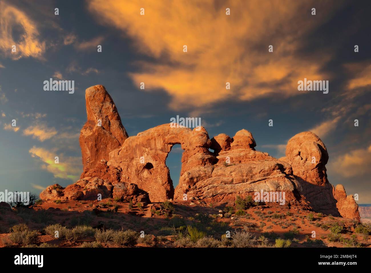 Formazione rocciosa di Turret Arch, Arches National Park, Utah, USA, Nord America Foto Stock