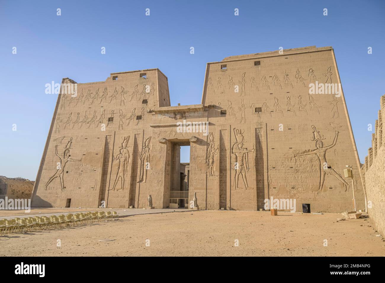 Pilone, Tempio di Horus Edfu, Egitto Foto Stock