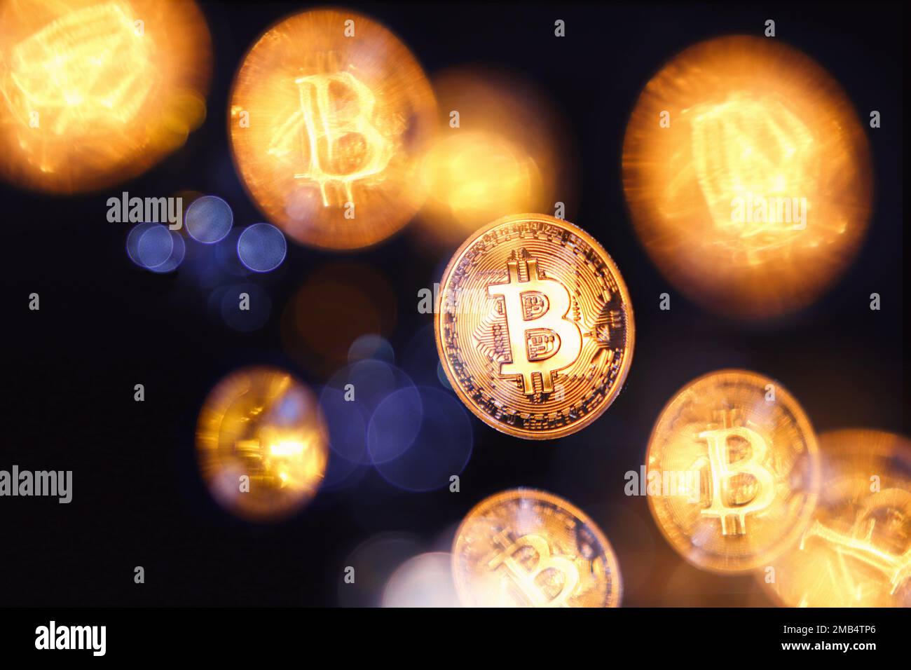 La moneta di bit digitale virtuale della tecnologia Blockchain e la moneta di crittografia delle transazioni finanziarie Foto Stock