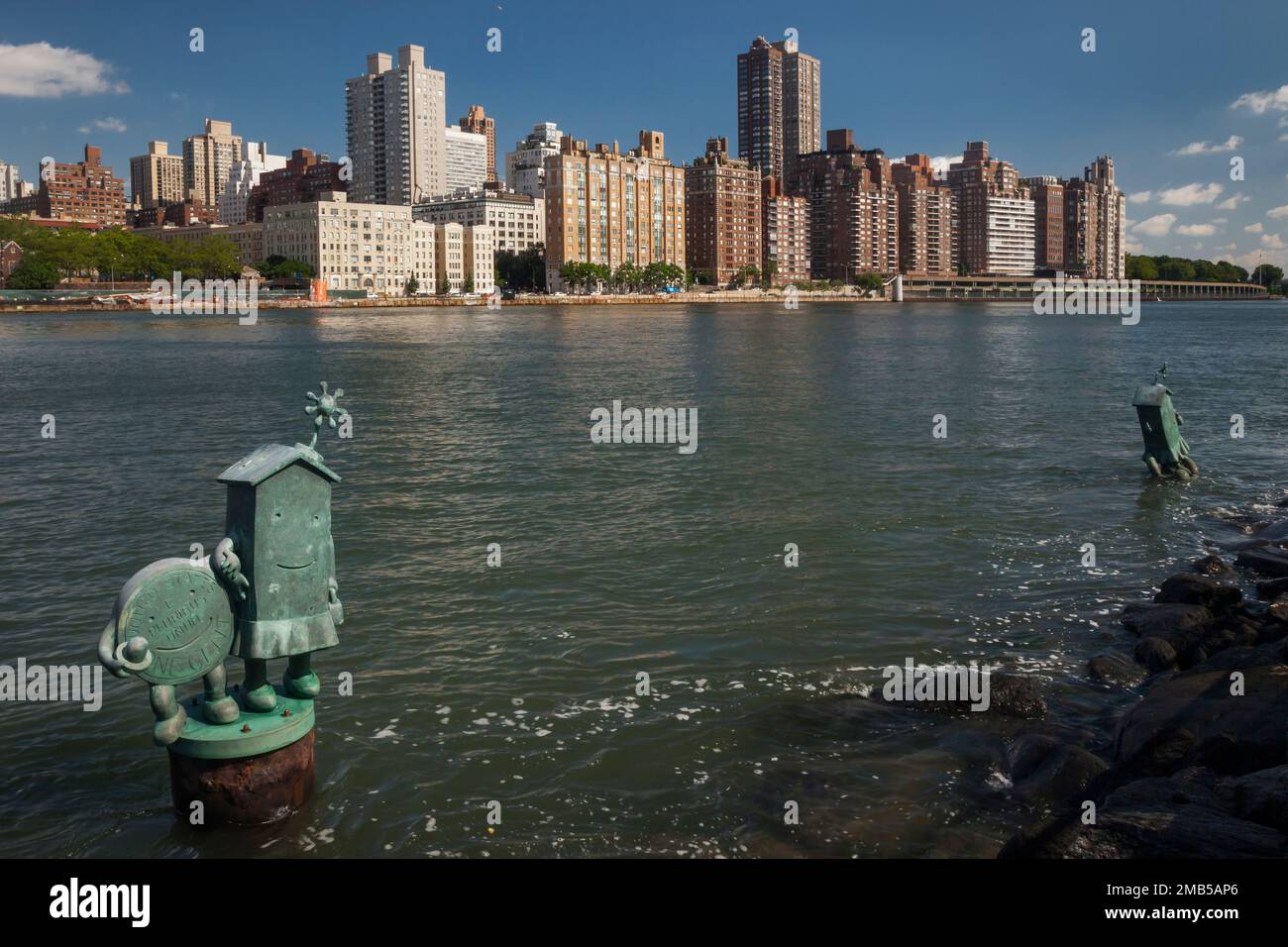 Il matrimonio reale di sculture di beni immobili e denaro di fronte a Manhattan Upper East Side, New York Foto Stock
