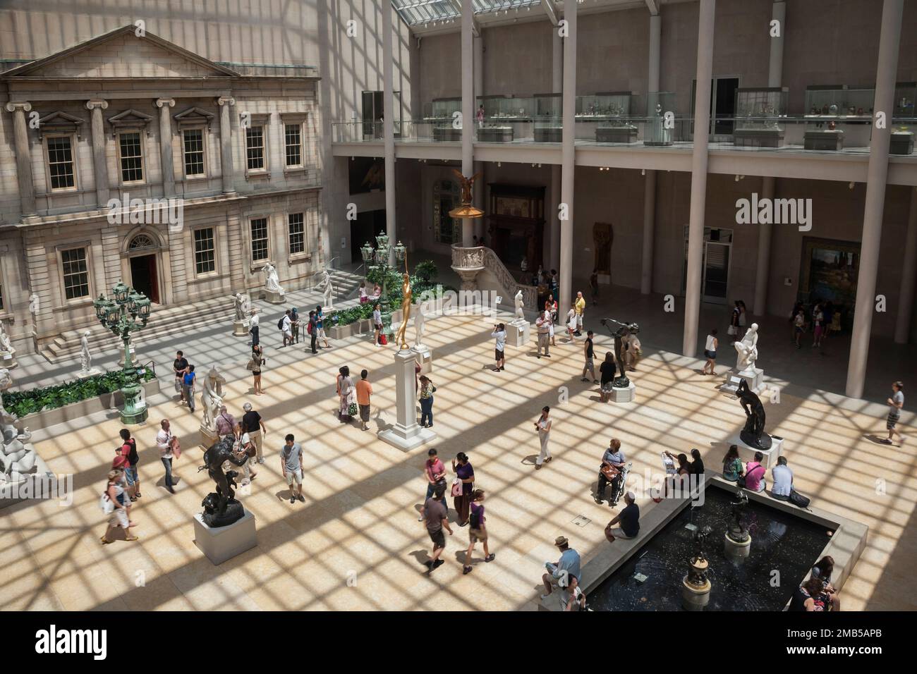 Charles Engelhard Court nel Metropolitan Museum of Art (The MET), Upper East Side, New York Foto Stock