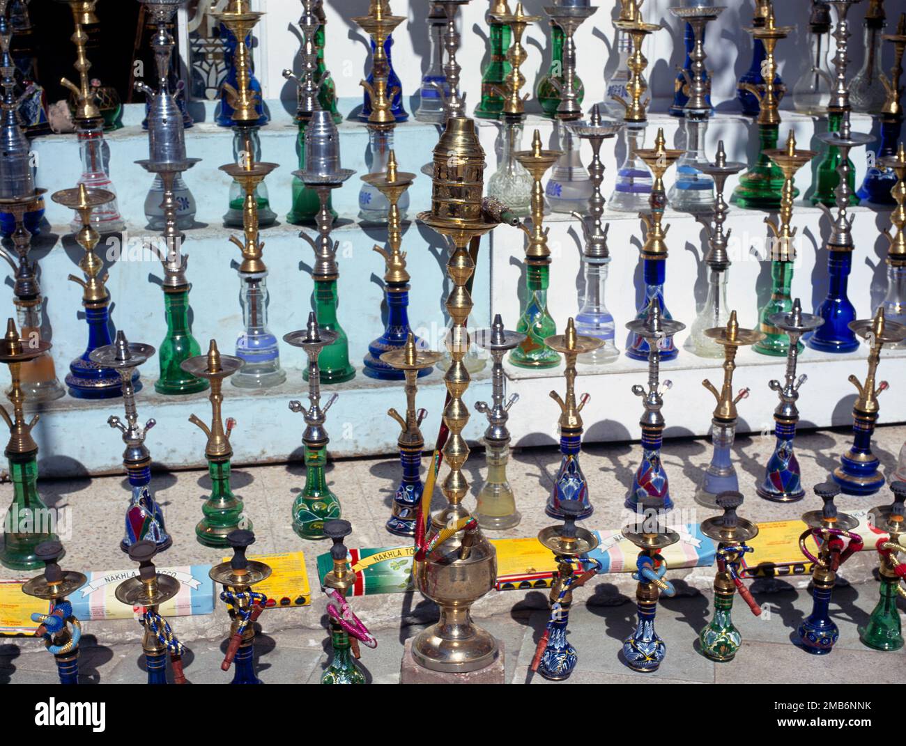 Luxor Egitto Shisha tubi in vendita al Bazaar Foto Stock