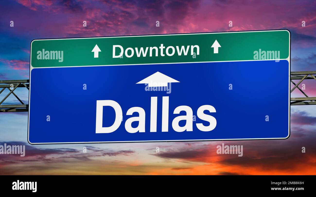Cartello stradale che indica la direzione per la città di Dallas. Foto Stock