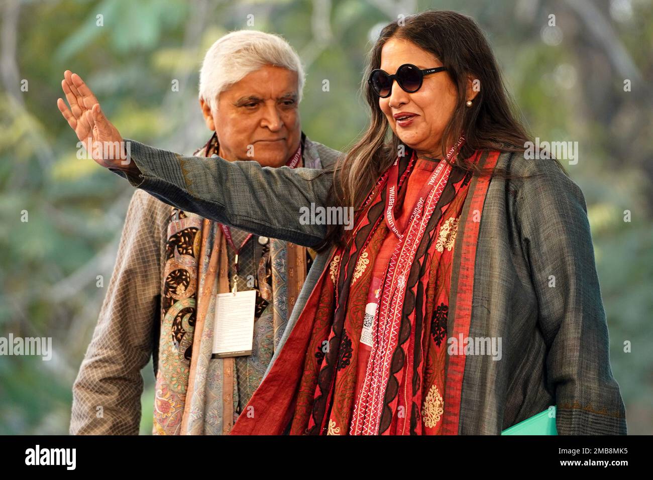 Il poeta Javed Akhtar con la moglie e l'attore Shabana Azmi durante il Festival di letteratura di Jaipur, a Jaipur, capitale dello stato indiano del Rajasthan il 20 gennaio 2023. Foto di ABACAPRESS.COM Foto Stock