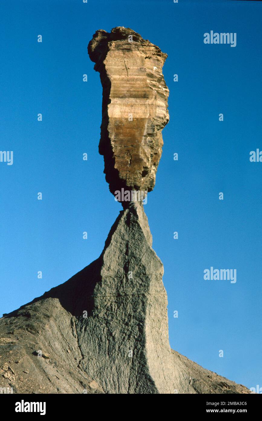 Mukurob rock finger, Namibia, 1987. È crollato alcuni anni dopo. Foto Stock