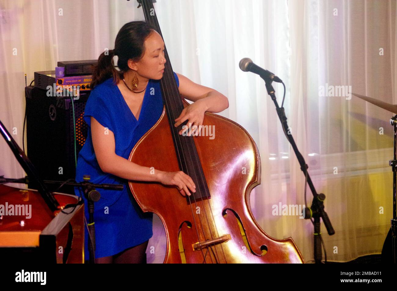 Linda May Han Oh, Linda May Han Oh Quartet, Watermill Jazz Club, Dorking, Surrey, 26 Ott 2021. Foto Stock