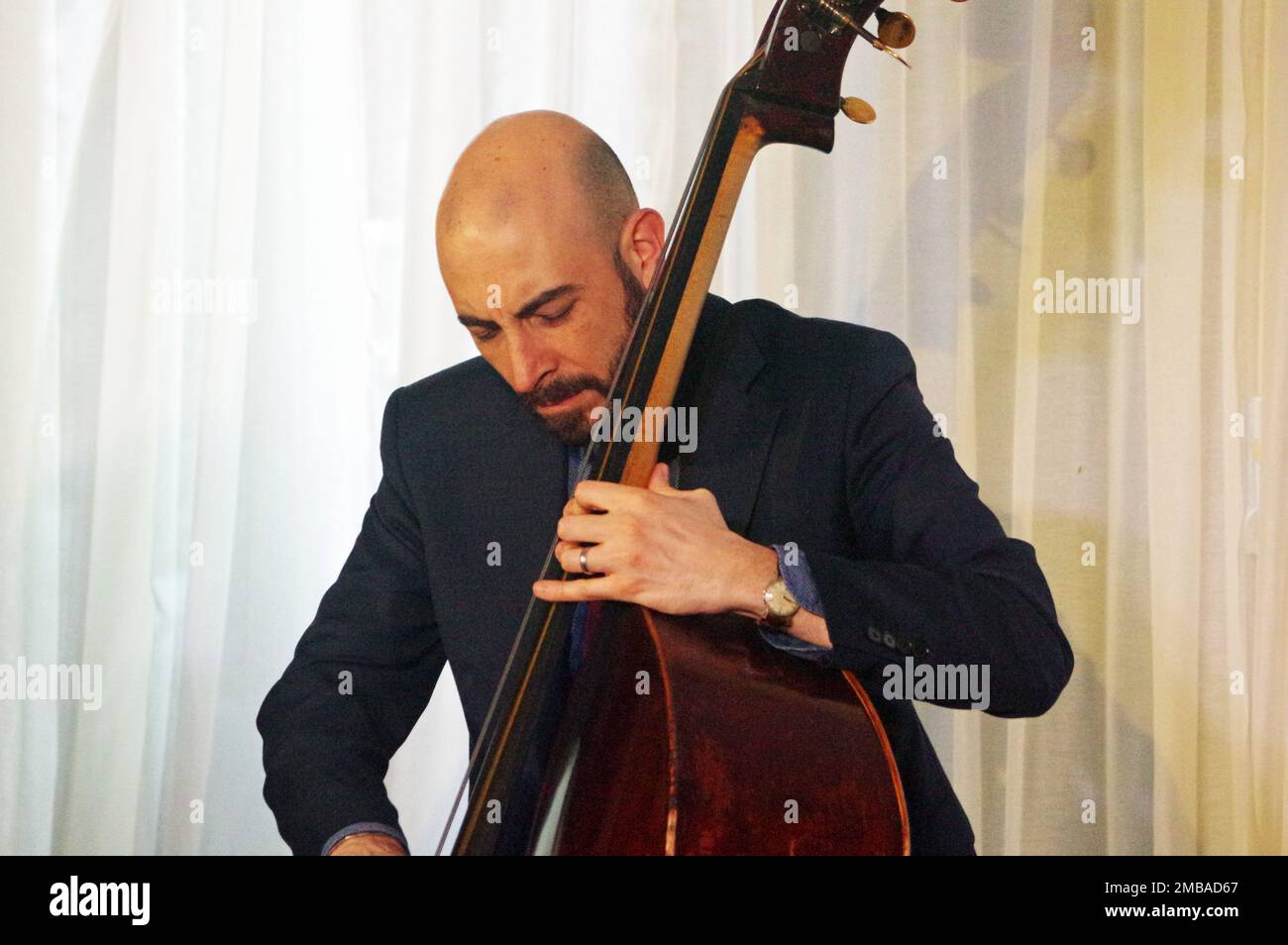 Dario di Lecce, Scott Hamiltpn Quartet, Watermill Jazz Club, Dorking, Surrey, 2022. Foto Stock