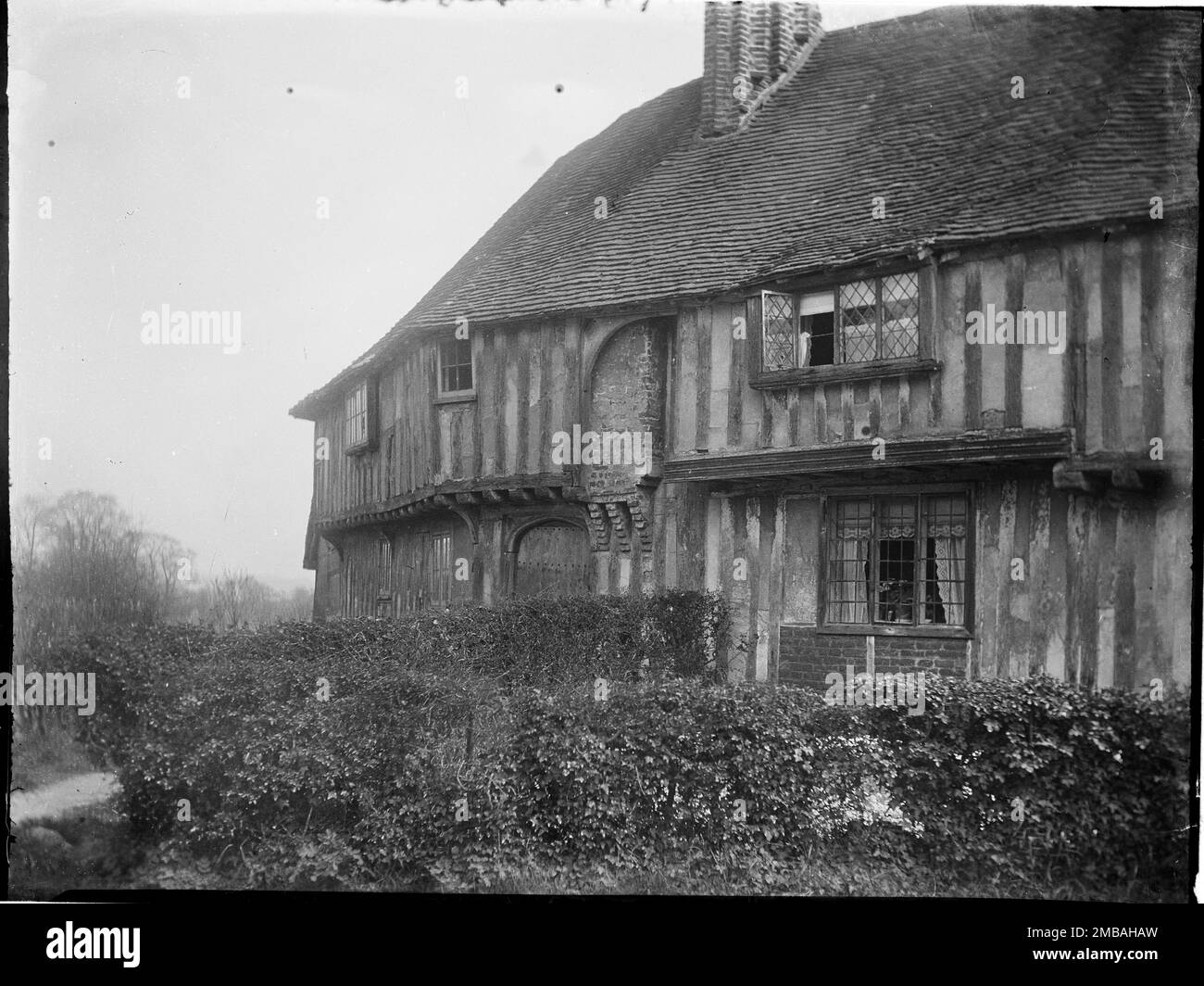 Vineys Cottages, Upper Street, Leeds, Maidstone, Kent, 1904. Una vista frontale di Vineys Cottages. Nel registro negativo per la collezione, il fotografo ha registrato la casa come 'stregato'. Foto Stock