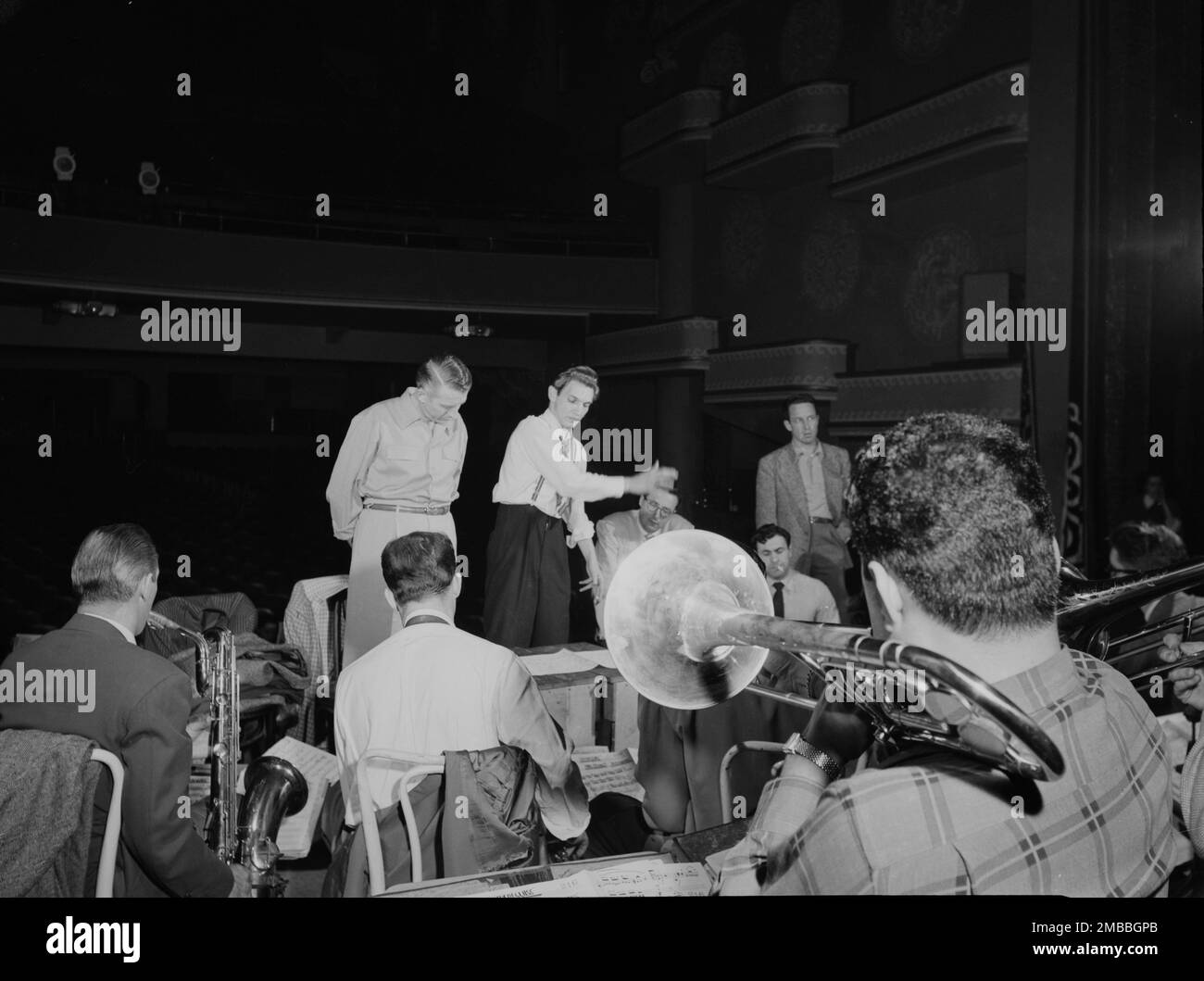 Ritratto di Stan Kenton, Pete Rugolo e Bob Graettinger, Richmond, Virginia(?), 1947 o 1948. Foto Stock