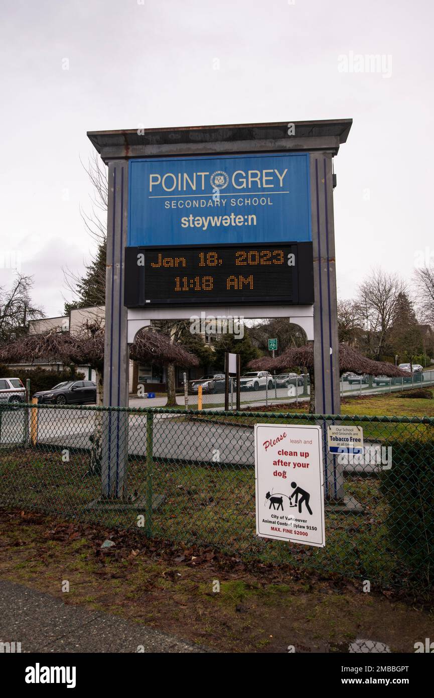 Punto grigio scuola secondaria segno a Vancouver, British Columbia, Canada Foto Stock