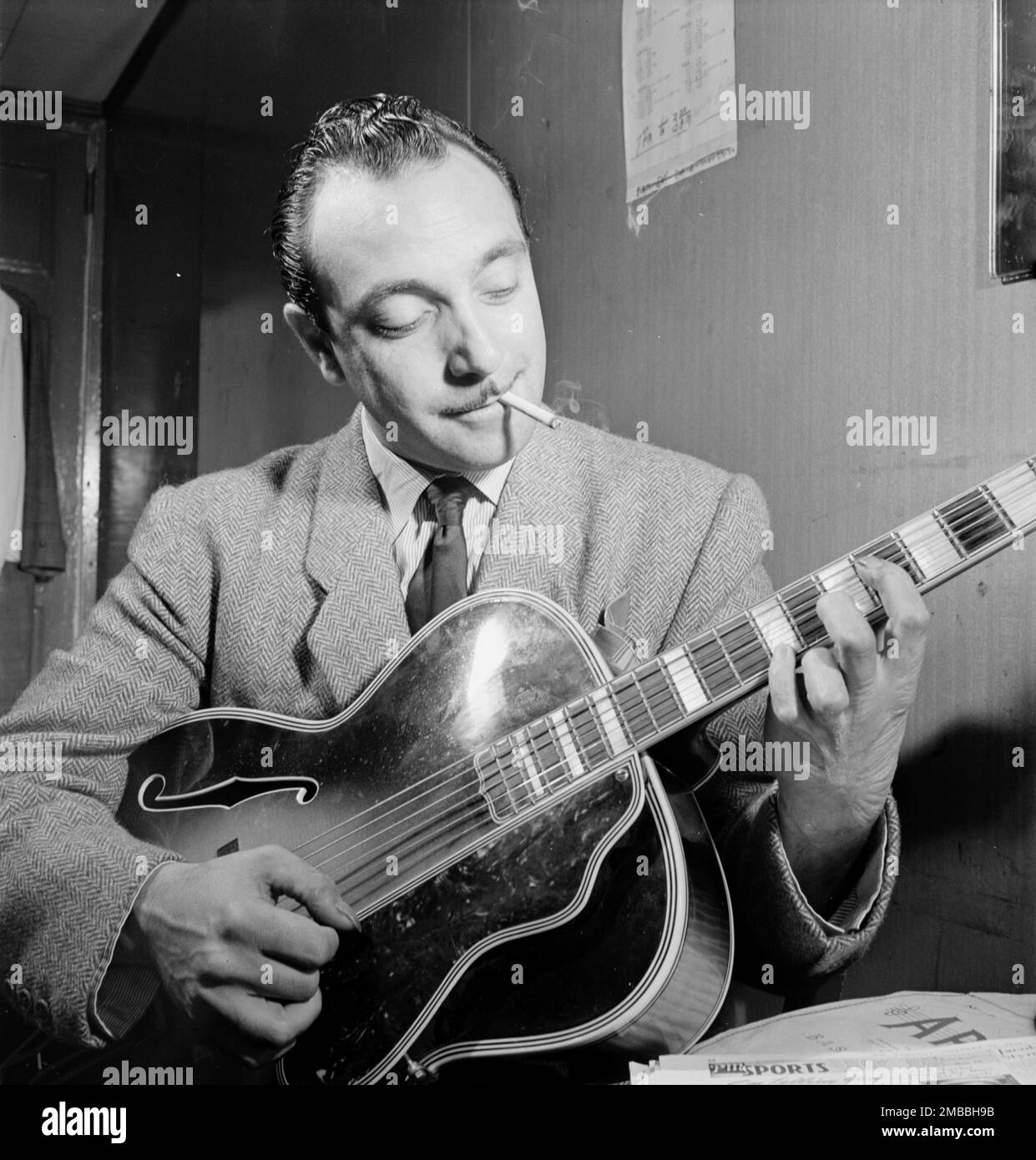 Ritratto di Django Reinhardt, Acquario, New York, N.Y., ca. Novembre 1946. Foto Stock