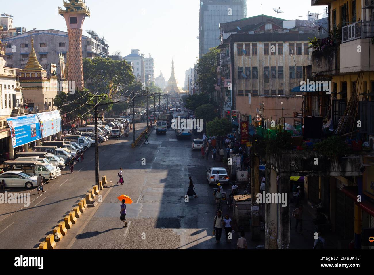 Pagoda di Shwedagon nella città centrale di Yangon - Yangon, Myanmar Foto Stock