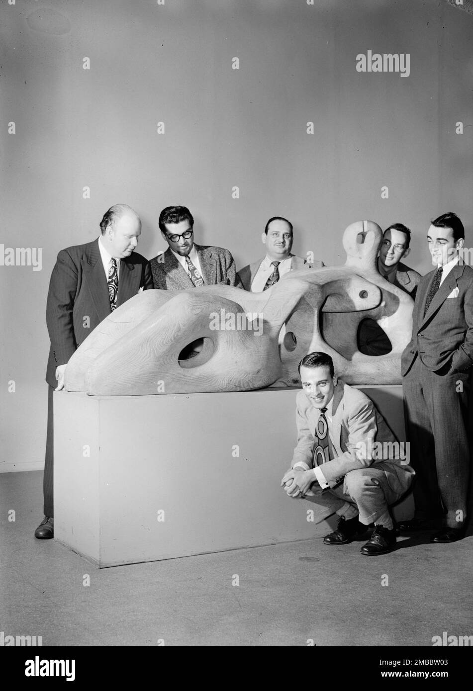 Ritratto di Edwin A. Finckel, George Handy, Johnny Richards, Eddie Sauter, Ralph Burns, E Neal Hefti, Museum of Modern Art, New York, N.Y., ca. Marzo 1947. Foto Stock