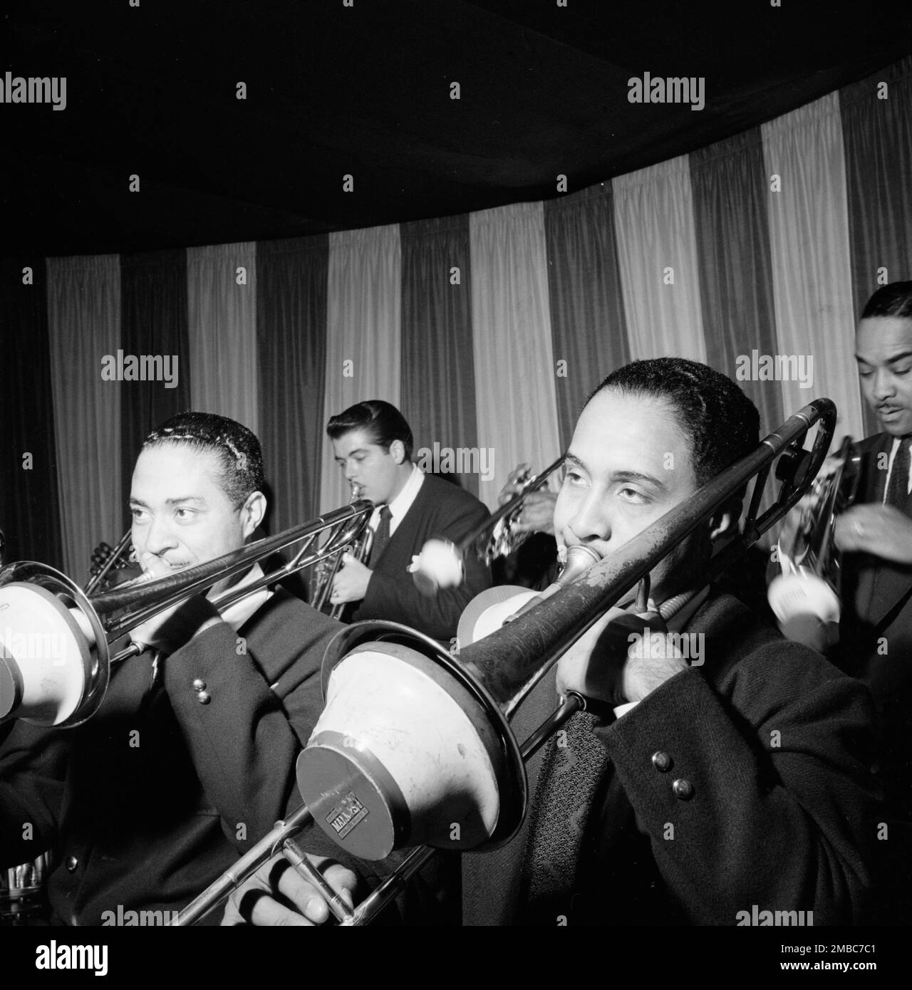 Ritratto di Dicky Wells e Henry Wells, Eddie Condon's, New York, N.Y., ca. Gennaio 1947. Foto Stock