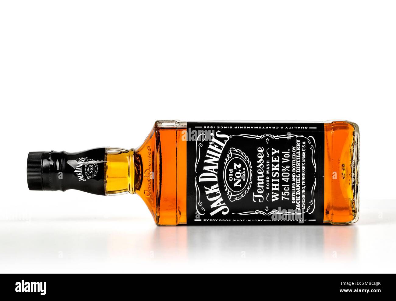 chisinau, Moldova - 14,2015 novembre: Bottle unico di Jack Daniels #7. Jack Daniel è una marca di whisky del Tennessee che è l'Ameri più venduto Foto Stock