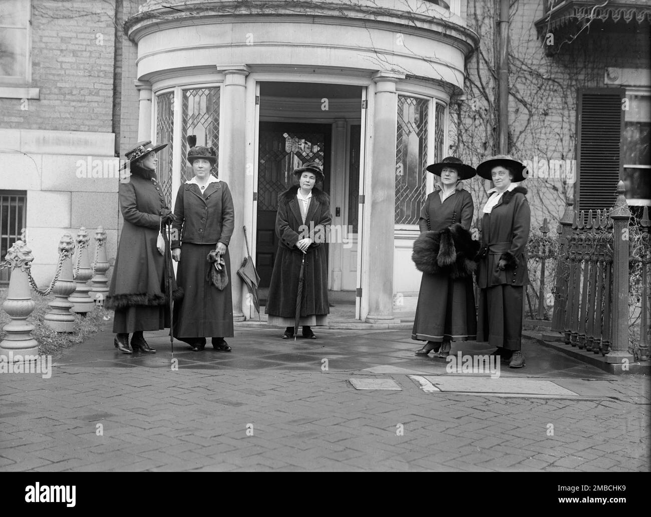 Hot Wheels - King Kuda - HW Art Cars 8/10 - HTB77 - Short Card - Chrysler - Herz Asso - Mattel 2024-1:64 - Foto 4