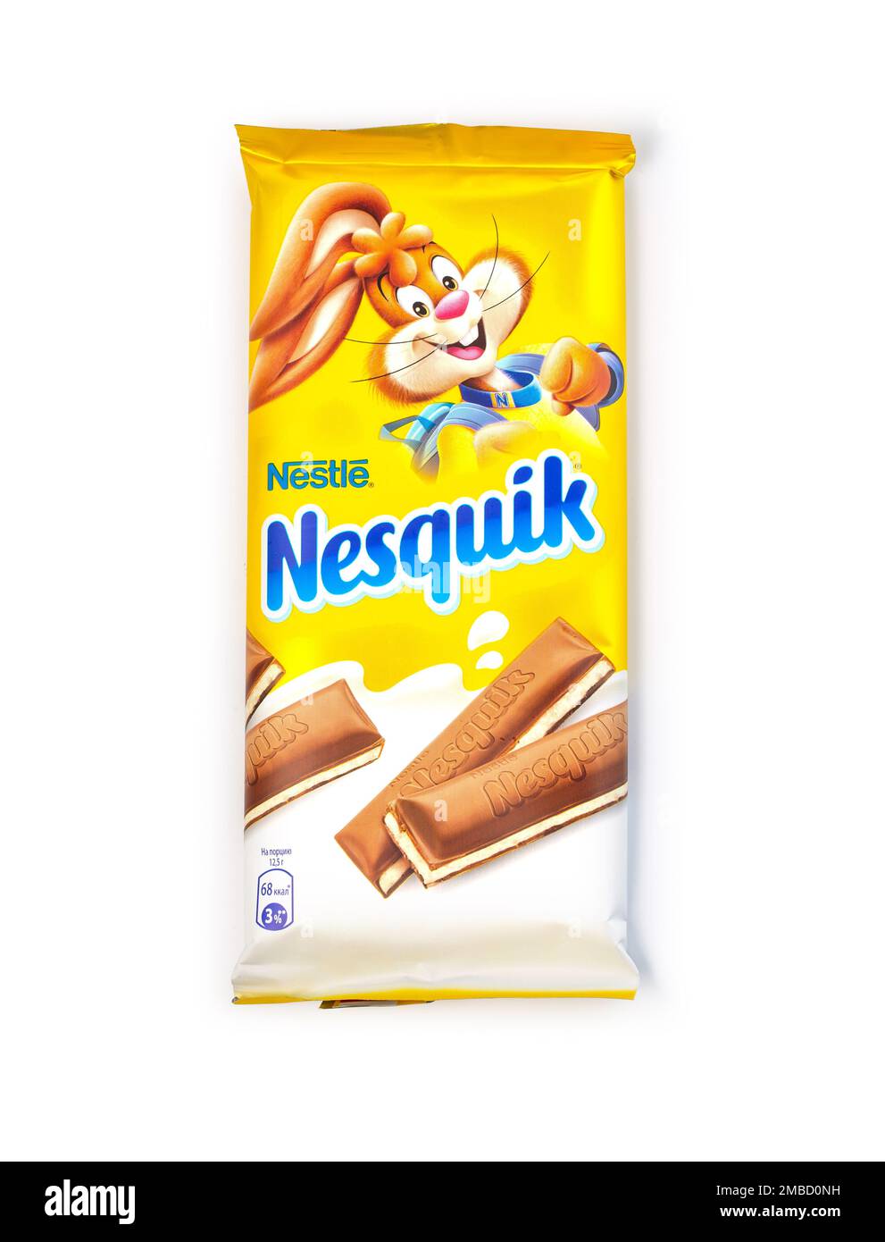 CHISINAU, MOLDOVA - 26 aprile 2020: Barretta di cioccolato Nestle Nesquik. Nestle Nesquik può essere uno spuntino sano con meno calorie e molte vitamine e minatori Foto Stock