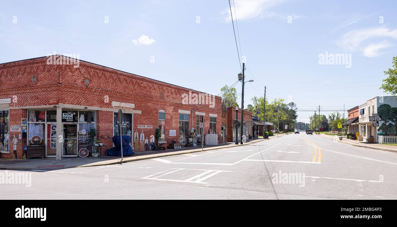 Lakeland, Georgia, USA - 17 aprile 2022: Il vecchio quartiere degli affari su Valdosta Road Foto Stock