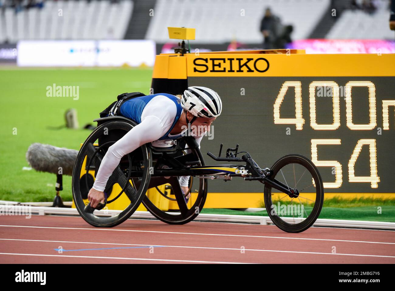 Tatyana McFadden atleta di sedie a rotelle che gareggia nel 800m T54 ai Campionati mondiali di Para Athletics 2017 allo Stadio Olimpico di Londra, Londra, Regno Unito Foto Stock