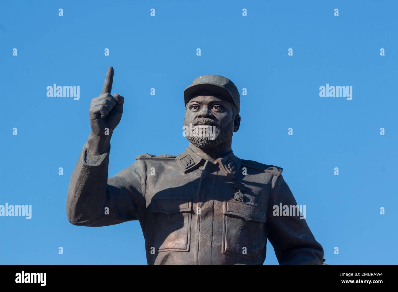 Statua del primo presidente del Mozambico indipendente, Samora Machel, nella sua famosa posa di puntamento delle dita Foto Stock