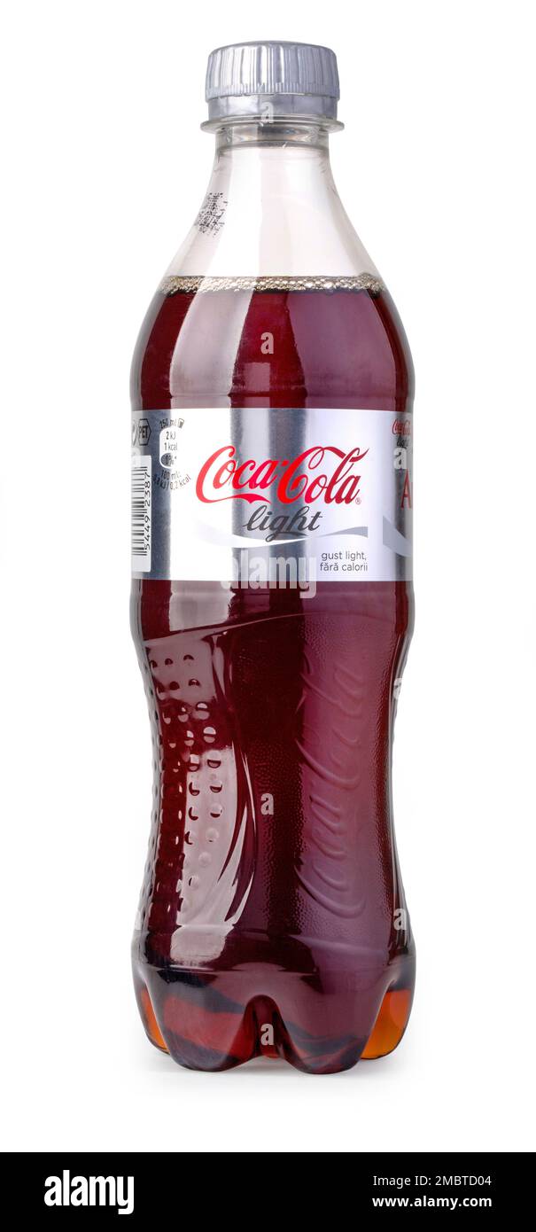 Chisinau, Moldavia Dicembre 05. 2015: Bottiglia di luce Coca Cola isolata su bianco con percorso di ritaglio Foto Stock