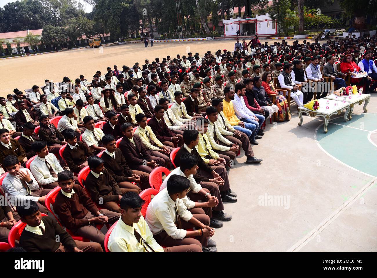 Jabalpur, Madhya Pradesh, India. 21st Jan, 2023. : Studenti del Model High School Government College durante il PM Narendra modi nuovo libro per gli studenti 'Exam Warriors' Pariksha pe Charcha - 2023 programma a Jabalpur il Sabato, Gen, 21, 2023. Foto di - Uma Shankar Mishra Credit: River Ganga/Alamy Live News Foto Stock