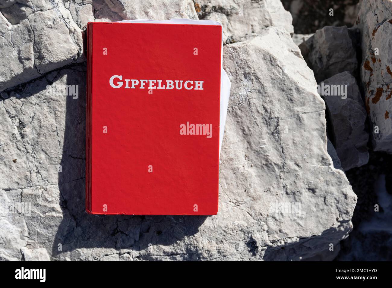 Libro di vertice, in cima alle Alpi di Guffert, Brandenberg, Tirolo, Austria Foto Stock