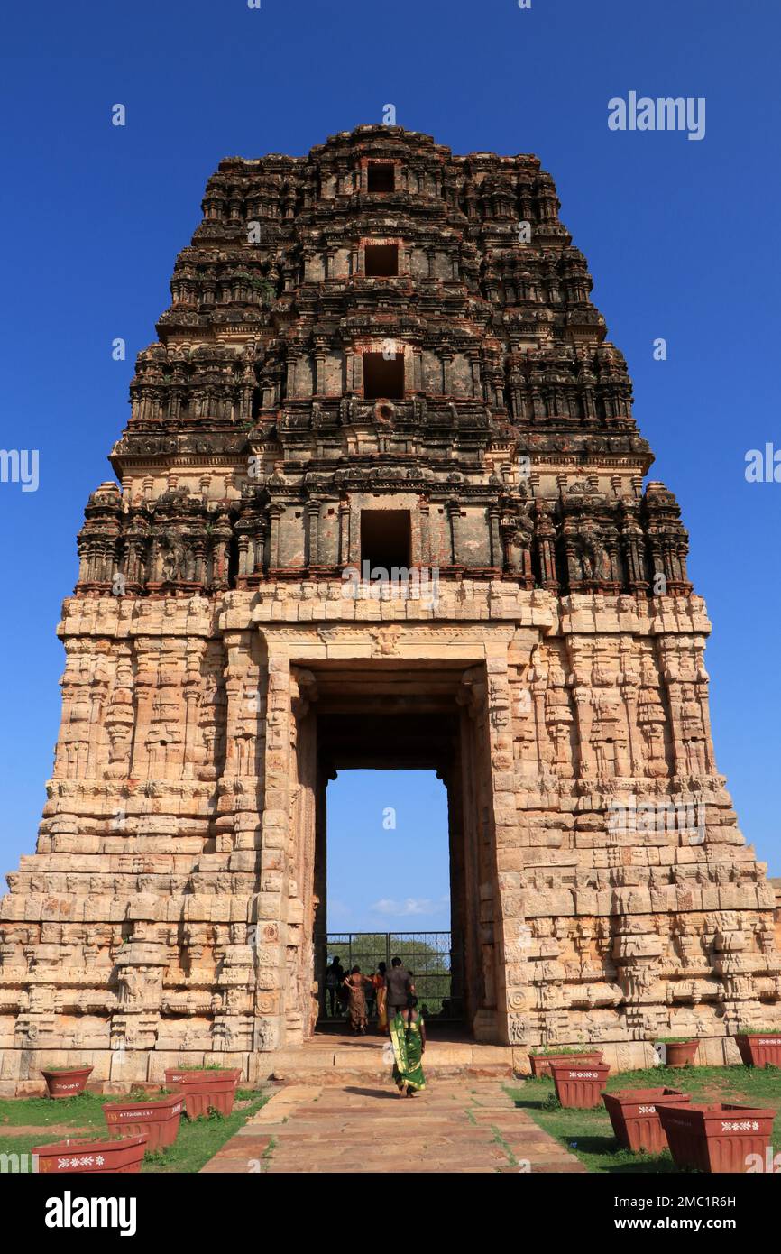 Una torre monumentale, Tempio Indiano, Gandikot, Andhra Pradesh Foto Stock