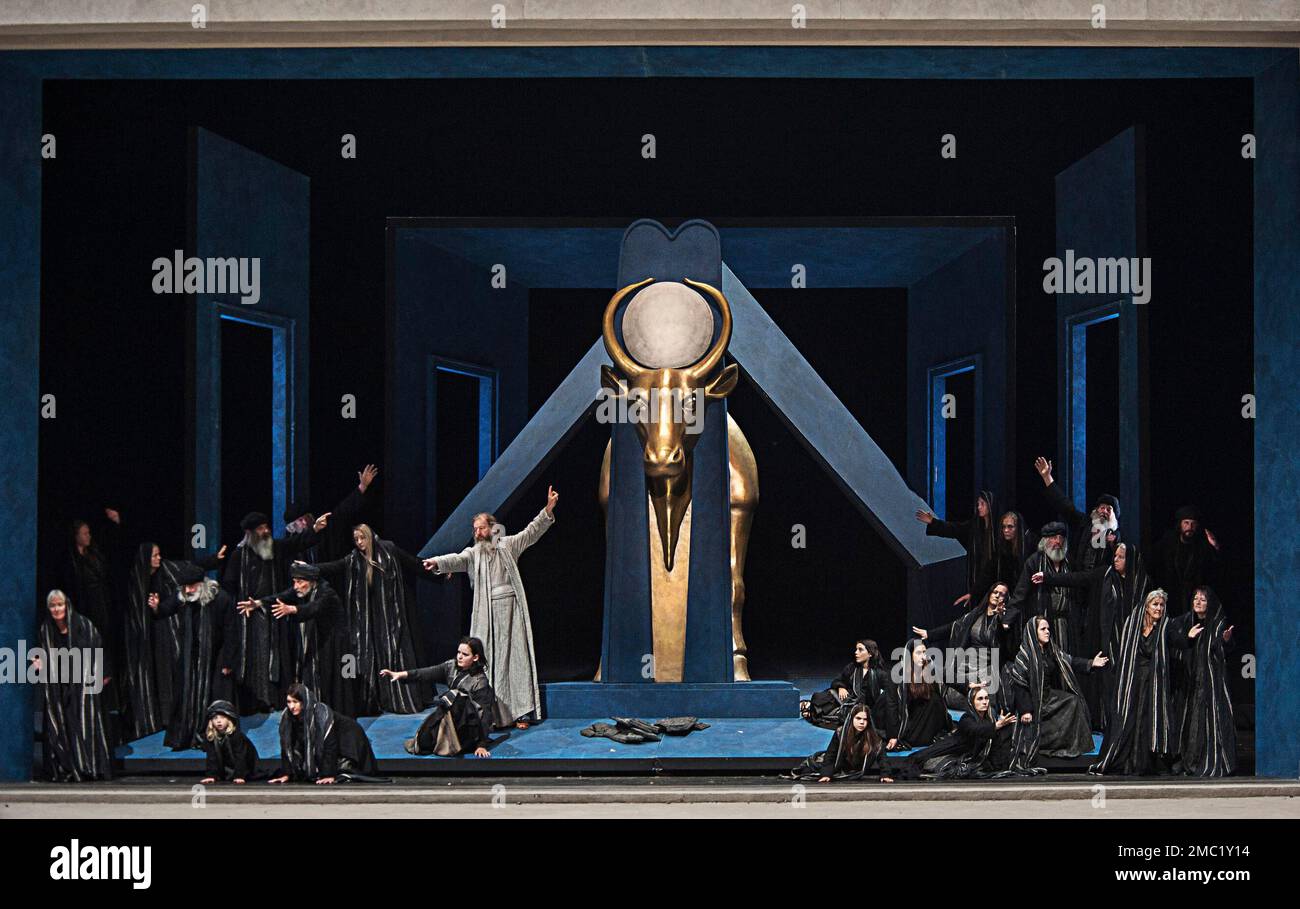 Oberammergau Passion Play 2022, immagine vivente: Il vitello d'oro, Oberammergau, Baviera, Germania Foto Stock