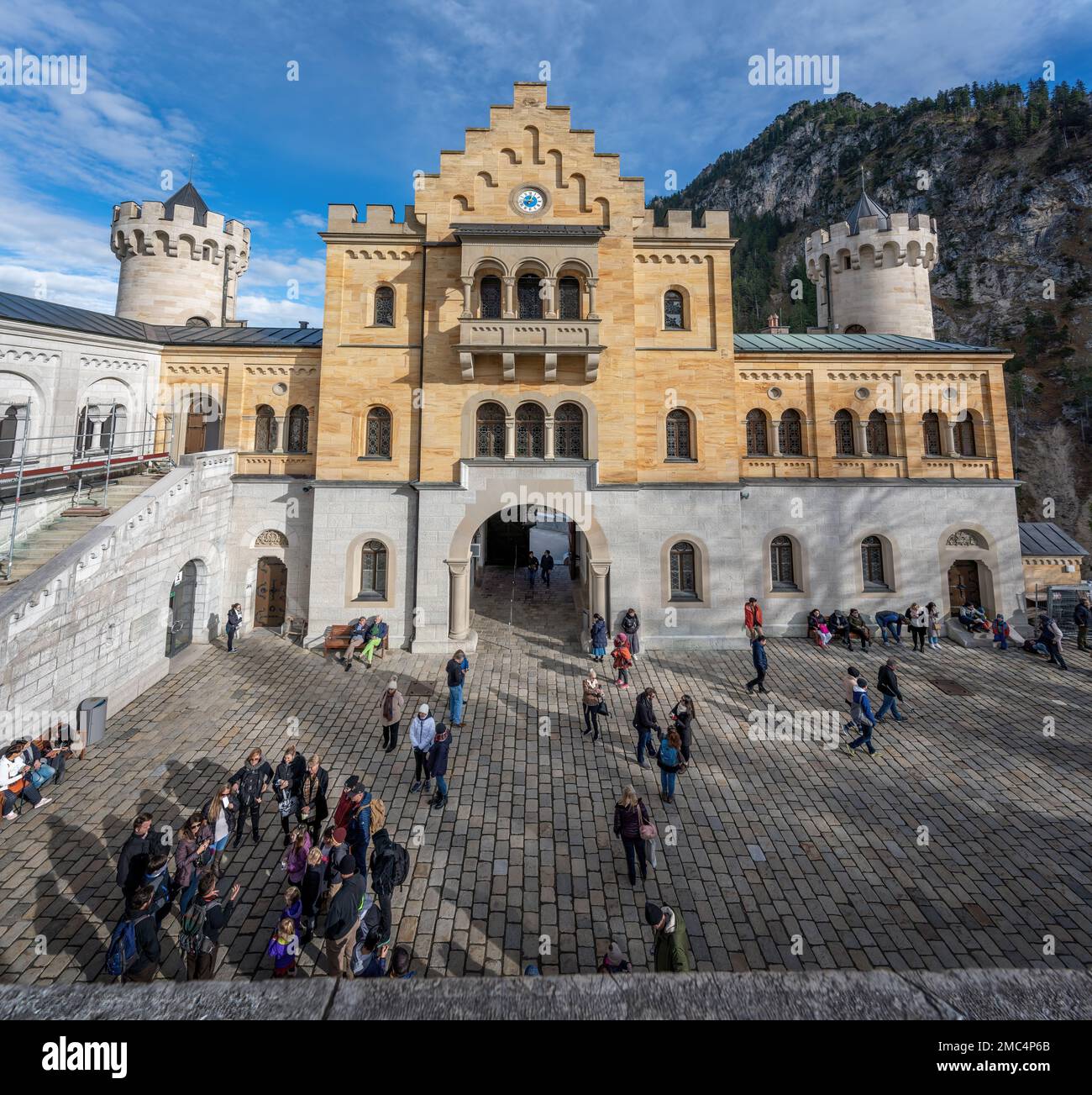 Cortile interno del castello di Neuschwanstein vicino a Fussen - Schwangau, Baviera, Germania Foto Stock