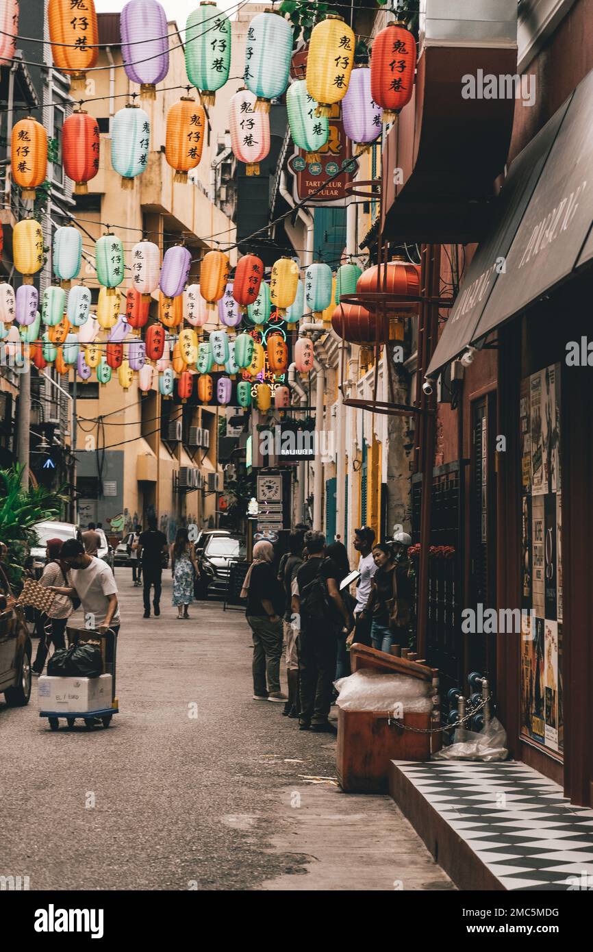 Colorata strada chinatown a Kuala Lumpur Foto Stock
