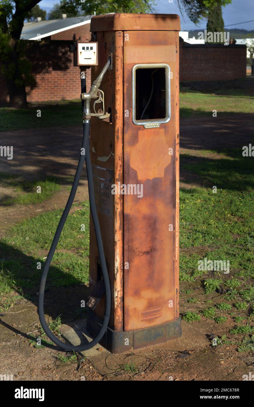 Dettagli della fabbrica arrugginiti e abbandonati. Foto Stock