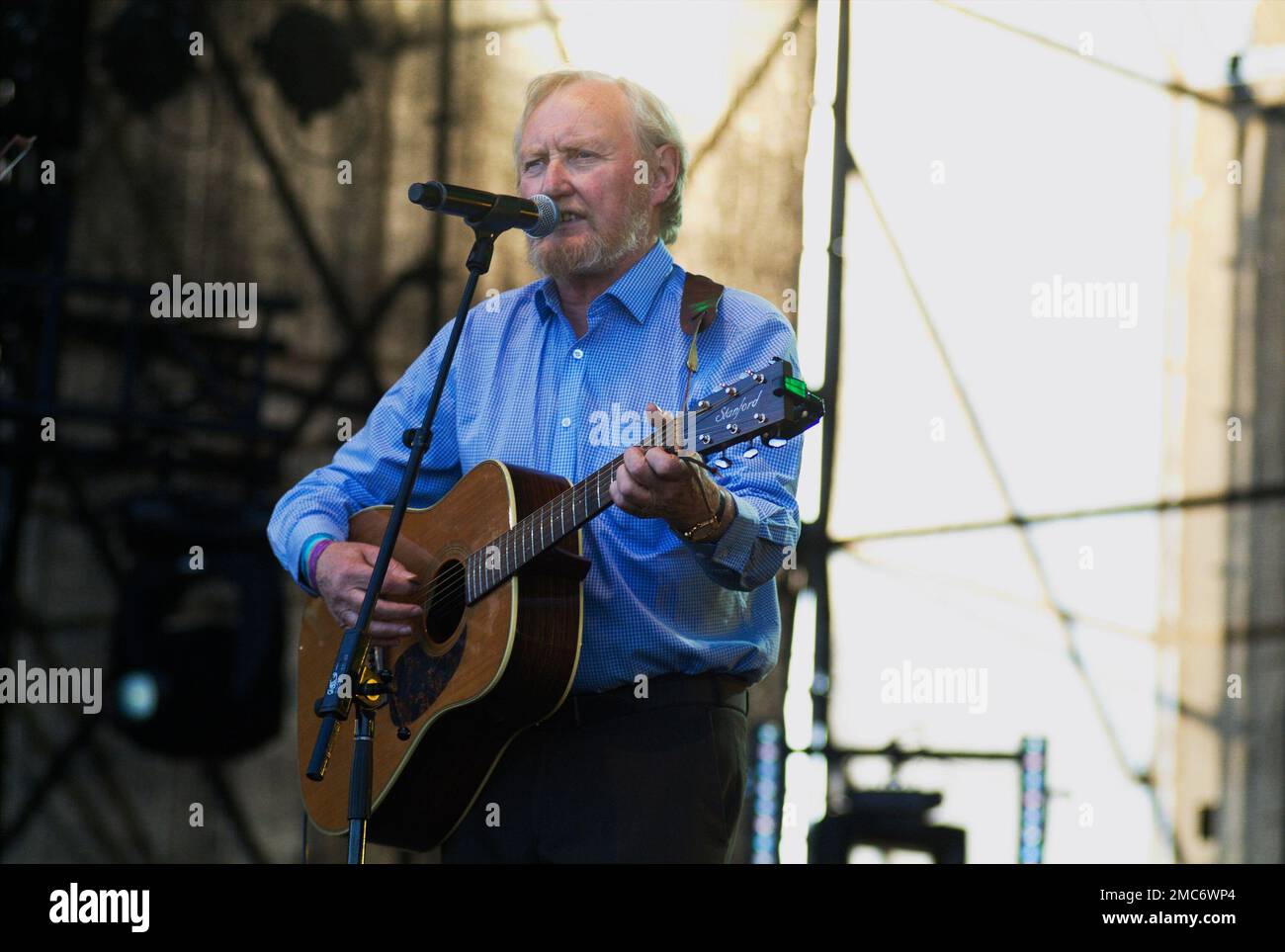 Vienna, Austria. Giugno 27, 2010. Il gruppo di musica folk irlandese di Dublino al Festival dell'Isola del Danubio a Vienna. La foto mostra Sean Cannon Foto Stock