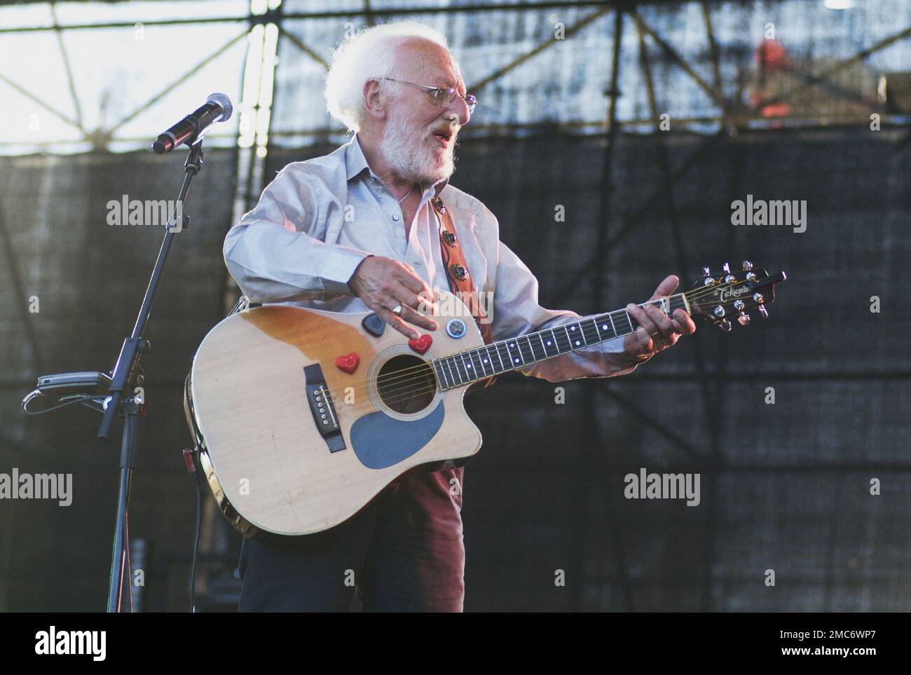Vienna, Austria. Giugno 27, 2010. Il gruppo di musica folk irlandese di Dublino al Festival dell'Isola del Danubio a Vienna. La foto mostra Eamonn Campbell Foto Stock